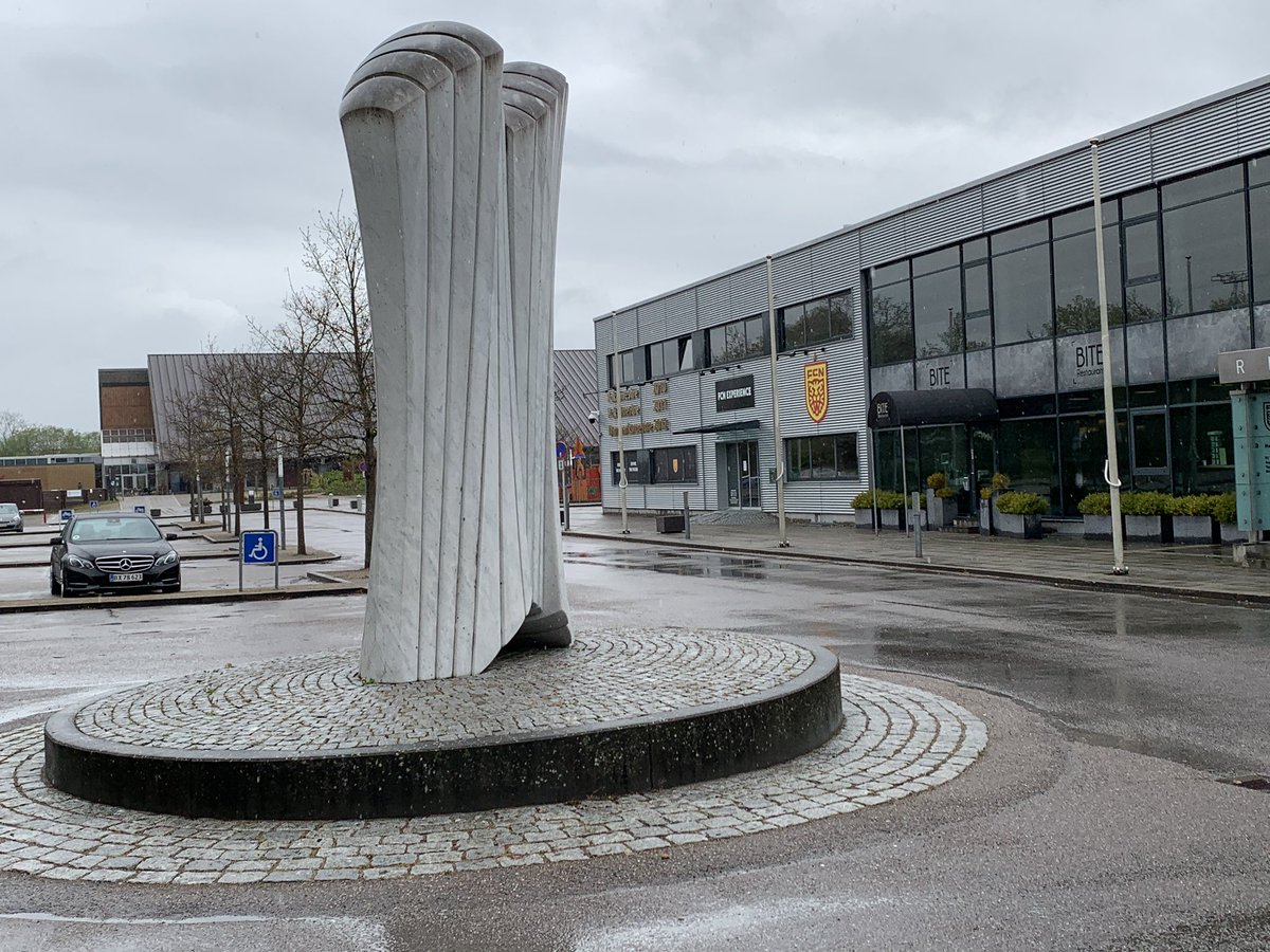 NNbart's tweet photo. Farum Park, her lå engang “opvisningsbanen” for min barndomsklub Farum IK, som spillede i serie 2. Ingen tribune dengang. Det er der siden rådet bod på. #herermitstadion https://t.co/r3VIUE5Ltq