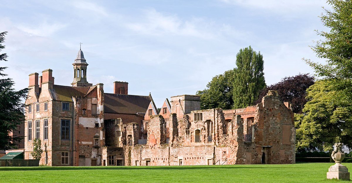 Rufford Abbey, Cistercian, f. 1136, suppressed 1536, much what you expect plan-wise. only W ranges survived, church partly built over by house which itself was partly demolished in 1959. Lovely clean EH plan but oddly not laid out on the lawn