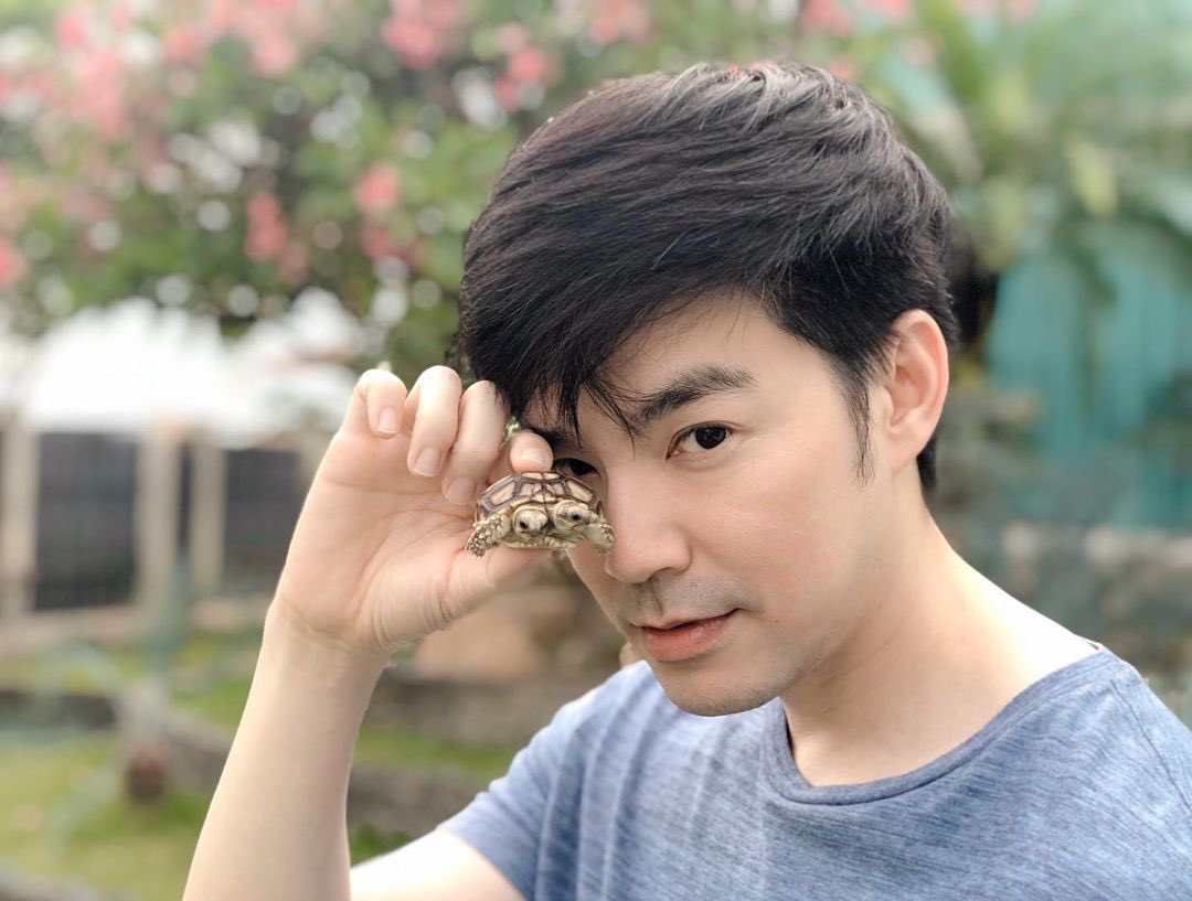 Nnewvyy_'s tweet photo. พอเอาสามรูปนี้มาต่อกัน แล้วก็นั่งเขินคนเดียว
ไม่ว่าจะตอนนี้หรือตอนไหน พี่บิ๊ก พี่แดน พี่บีม ก็หล่อไม่เปลี่ยนจริงๆ
เป็นคนที่ทำให้ใจสั่นได้ตลอดจริงๆ งื้อออ ❤️💚💙
#D2B
#DaddyBig
#DaddyDan
#DaddyBeam
📸: Kulitsara via Big D2B Family , Danworrawech , Beamkawee https://t.co/E5b83DXkQC