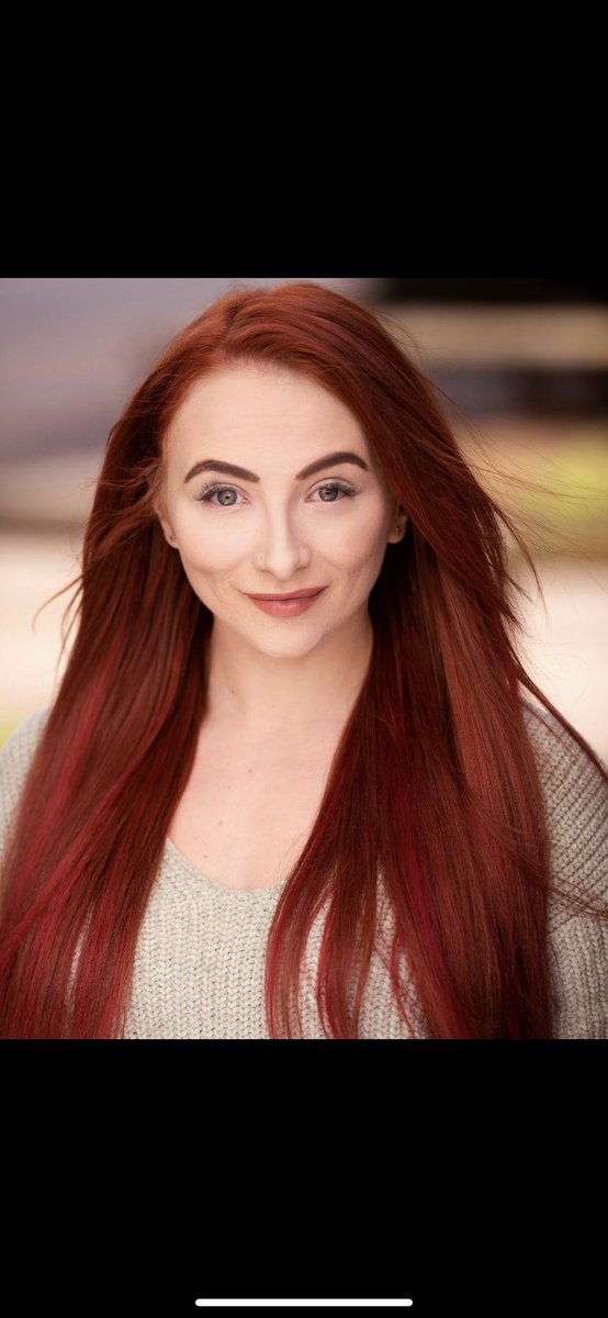 One of my new headshots thanks to the brilliant @PhotographyCmr 📸

I loved the session and would 10/10 recommend 💜