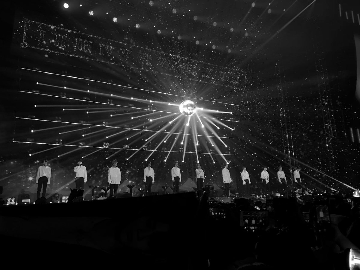 GagPeach's tweet photo. Always beside you
#워너원_천일_축하해 https://t.co/hCYJvDeXYz