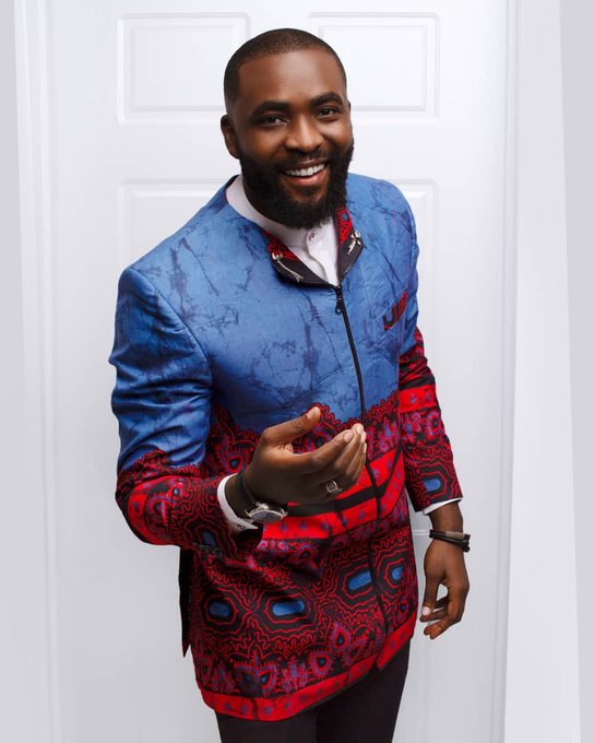 fng_Royalty's tweet photo. #WorldGedoniDay 2/05 the king was born🎊🎊🎉🎉🧨🧨Happy birthday Hon. Gedoni #HBDGedoni a lil #PrayerForGedoni may this smile never fade &amp; may ur acc be blessed with GEDONI "six" digit numbers whenever someone says your name🙏 be blessed Mr.G outfit is a #gedonibygedoni https://t.co/omWCLLxG03