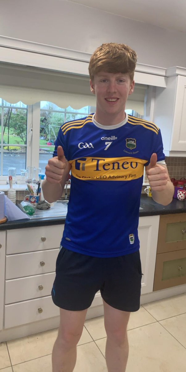 <a href="/kyleshelly3/">Kyle Shelly</a> from <a href="/MoycarkeyBorris/">Moycarkey Borris GAA / Magh Coirce Buirgheas CLG</a>  has just shaved his head for the Tipperary footballers' fundraiser. Please donate here to three worthy charities 👉gofundme.com/f/tipp-tooball…  #CSAW