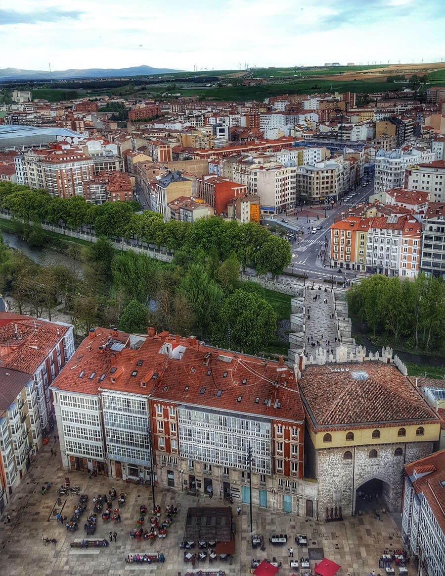 guiasburgos's tweet photo. Hoy #2demayo los madrileños conmemoran el levantamiento contra la ocupación francesa en 1808.
No es tan conocido el hecho de que dos semanas antes, el 18 de abril, la ciudad de #Burgos se alzó también contra las tropas napoleónicas. 
HILO 1/2
https://t.co/OvsoiqUwlM https://t.co/8EHIr1XQPr