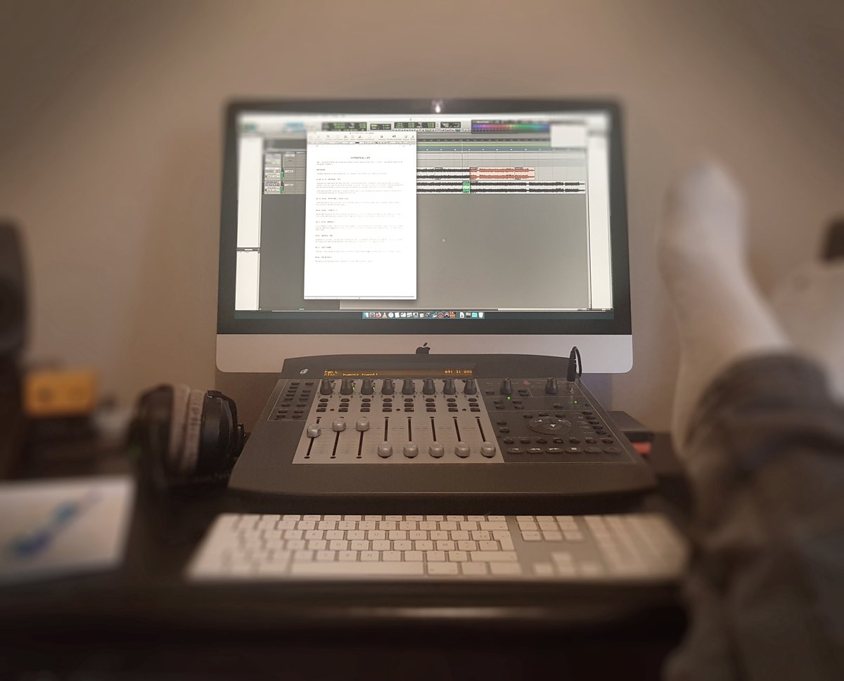 While I'm waiting for the tracks of the great new @Chaoseumband album to mix, I'm in the preproduction process of the great new TESKA album (which I'll produce too) 🔥
.
.
#slabsoundstudio #chaoseum #teska #studio #production #musicproduction #musicproducer #mix #mixingengineer