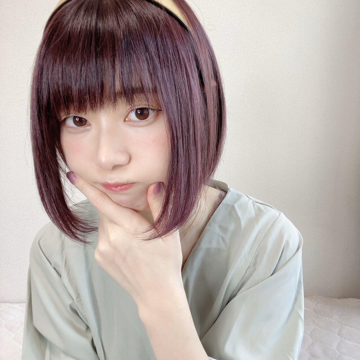 そういえば、髪型変わったよ🥰 「紫ボブの子」で覚えてください🥰