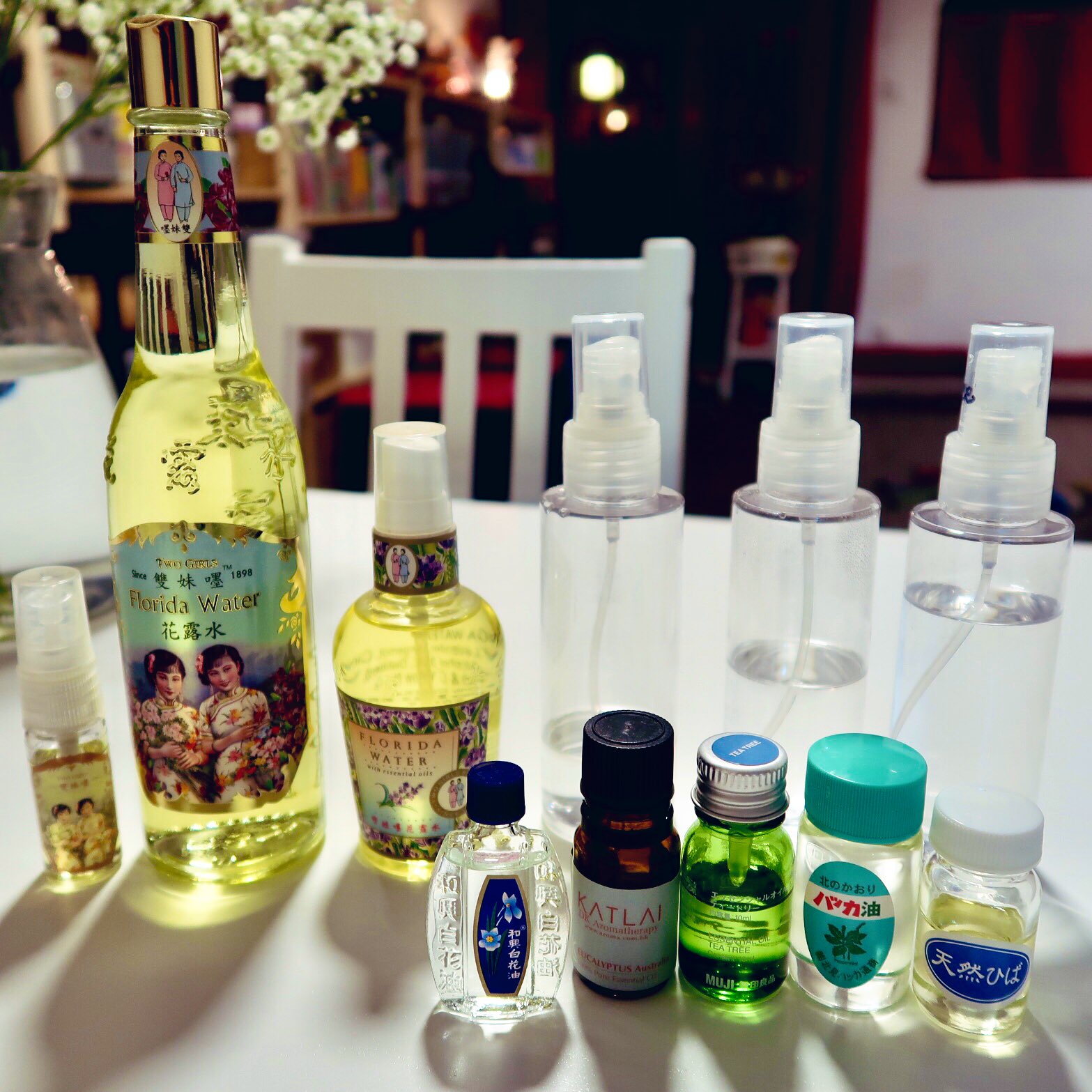 Rie りえ 香港 最近 自然の中で過ごす時間が増えたので 虫に刺されてしまう 虫除け として 香港の伝統ブランドでは強烈メンソール万能薬 白花油 とアロマがブレンドされた廣生堂 フロリダウォーター 常備 ハッカ油やユーカリやティーツリーオイルで