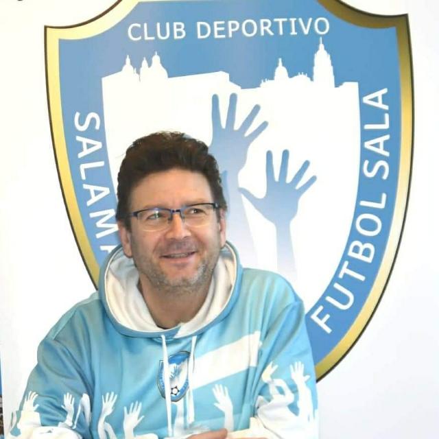 FUTSALMAFERTV's tweet photo. 39ª EXPOSICIÓN TELEMÁTICA -DOMINGO 3 ( 19.00 ) TOMÁS DE DIOS @tomasdediosfs – ” En presencia y en Escucha… Convers(a)cciones sociodeportivas “ (Ciclo Exposiciones ) https://t.co/5iCxrP9Tuw