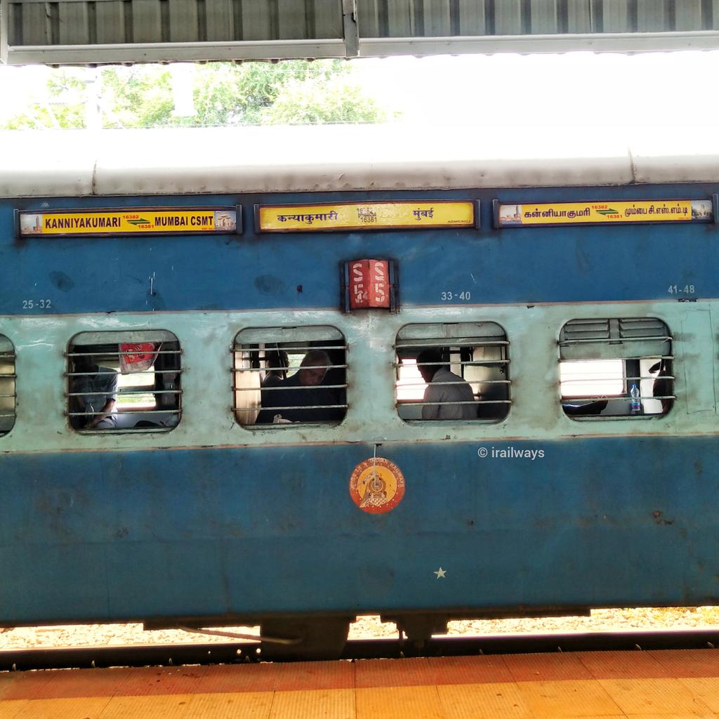 irailways8's tweet photo. 16382/Kanniyakumari - Mumbai CSMT (Jayanti Janata) Express
Travel Time: 44h 10m 
61 halts
Distance: 2131 km 

Type: Mail/Express
Rake Zone: SR/Southern

Inaugural Run
Mon Jan 26, 1976
.
#irailways #IndianRailways #Mumbai #kanniyakumari #jayantijanata #trainboard #2 https://t.co/Ou5N9VdsSI