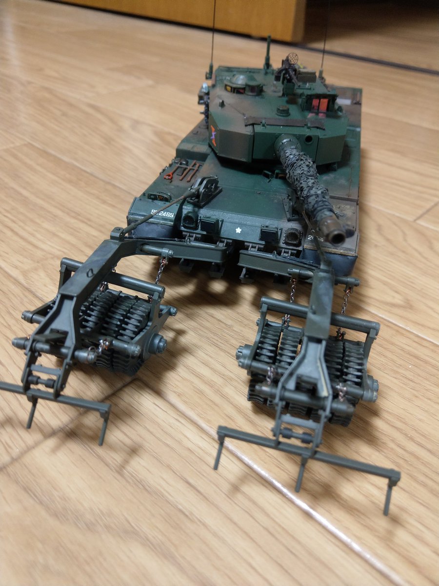 takacchi1729's tweet image. 時間がかかったもののとうとう完成❗
長かったなーーー
ディスプレイをどうするか
ディオラマ台座まで手をかけるか検討中😀
#90戦車
#タミヤ模型
#TETRAMODEL
#twilightmodel
#ラウペンモデル