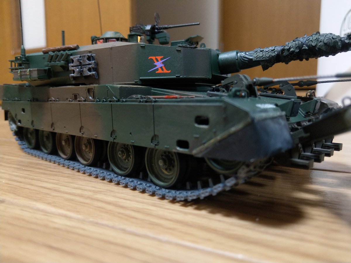 takacchi1729's tweet image. 時間がかかったもののとうとう完成❗
長かったなーーー
ディスプレイをどうするか
ディオラマ台座まで手をかけるか検討中😀
#90戦車
#タミヤ模型
#TETRAMODEL
#twilightmodel
#ラウペンモデル