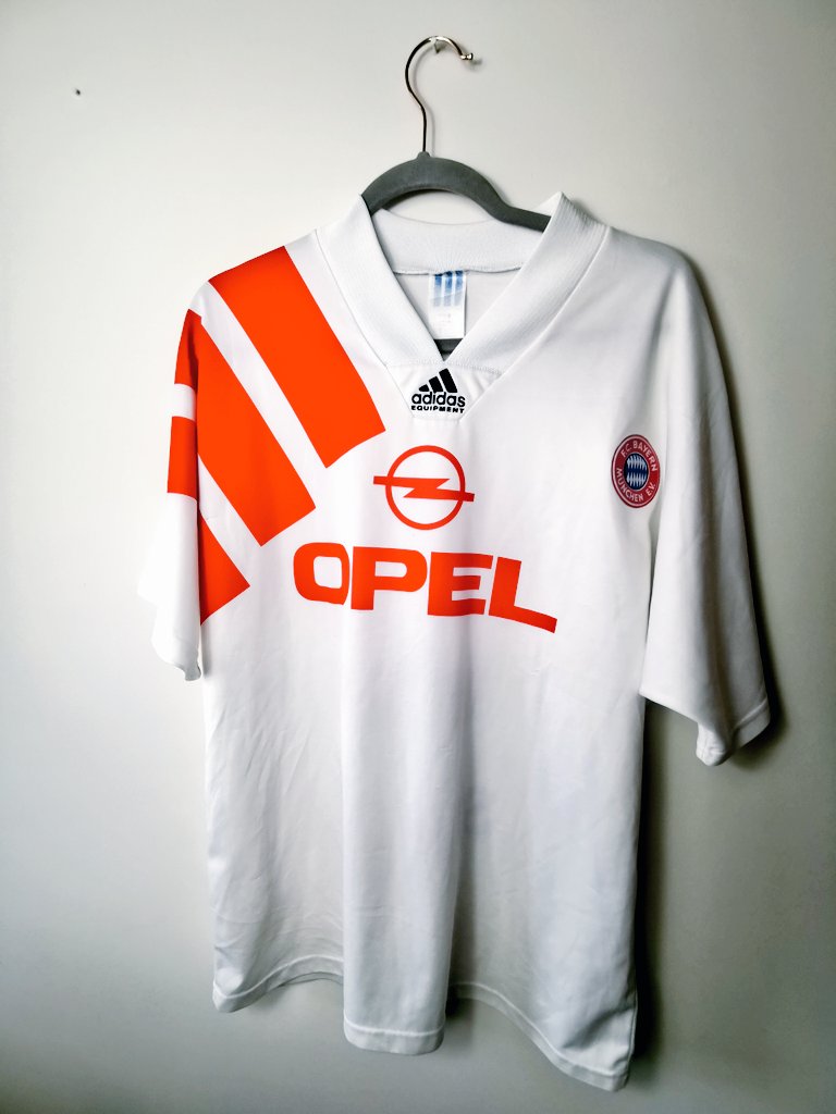 niclasico's tweet photo. 1991-93 Bayern Munich Away - Size L - #11 Stefan https://t.co/Ls3fQLyiq6 https://t.co/Iw2FcssmS0