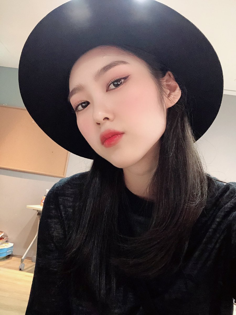 WM_OHMYGIRL's tweet photo. #오다주웠지호 
무슨멘트가 좋을까...?? https://t.co/KtT6PpwtDu