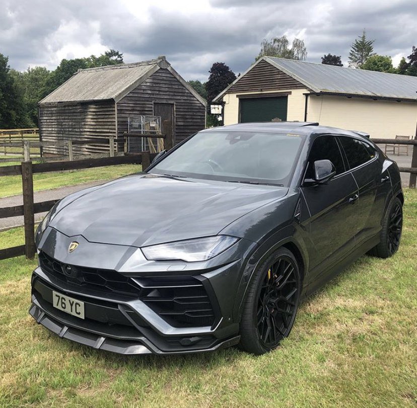DailyCarlife's tweet photo. Lamborghini Urus ✨ https://t.co/nmvUoROclw