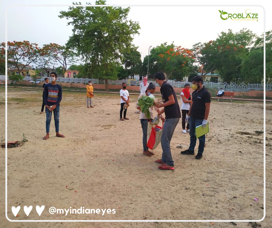 croblaze_india's tweet photo. Croblaze is overwhelmed to be a part of this kind gesture by Mrs Antara Sarkar, one of our prestigious customers in providing essentials to the needy people in this tough time.

https://t.co/xGOEliCcWH

#love  #helpingkids #IndiaFightsCorona #salutecoronawarriors #Croblaze https://t.co/FZxALc86CC