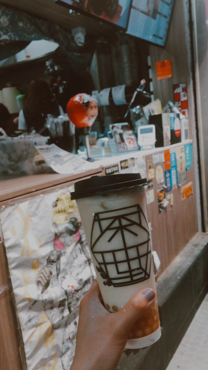 ymzthecentaur's tweet photo. yummmm 2 #hongkong #hkfoodie #yummy #bubblestea #黃色經濟圈 #五一黃金週 #tst https://t.co/QEudLugXu4