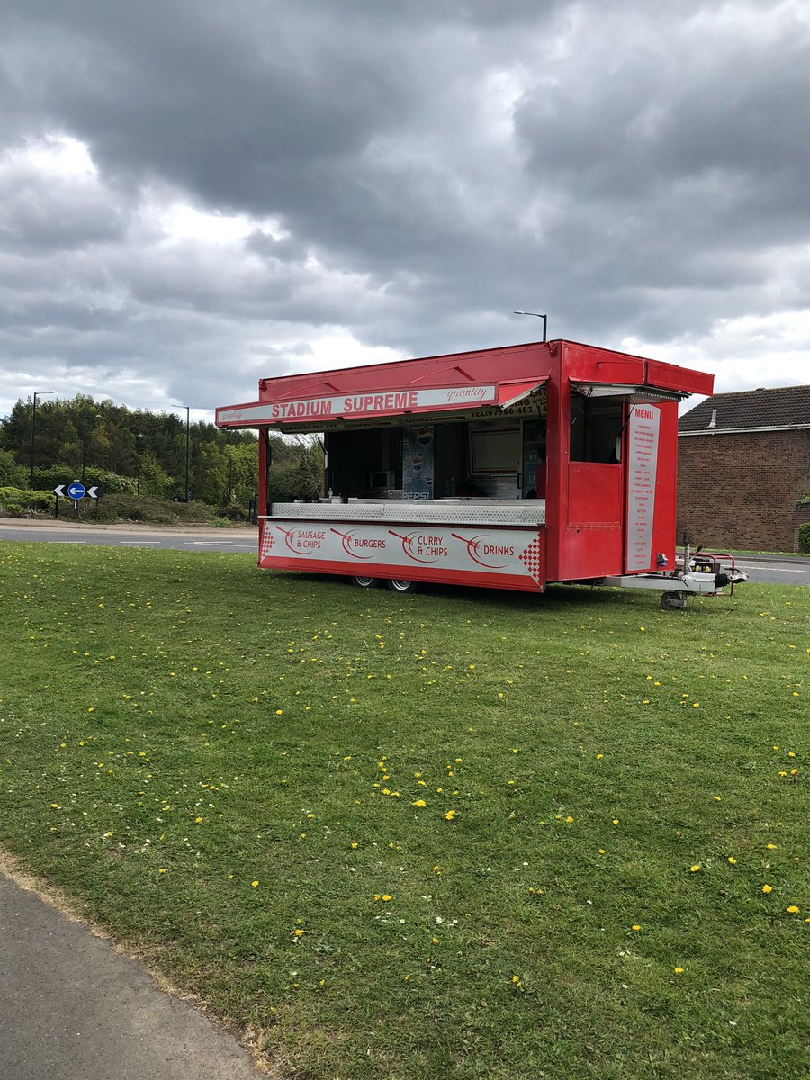Paul_Hebron's tweet photo. Fatfield open for business! Another fast food outlet at the end of the road no business as yet but a few passers by perusing the menu. Cycle track quite busy so they may shift a 🍔 or two. Anyone tried it outside Roger Park? @GaryEden4 @NeilEden1 @macbethcam #fatfield 🏃‍♂️🍔🌞🚶‍♀️🐕 https://t.co/lZ0GsoY7qZ