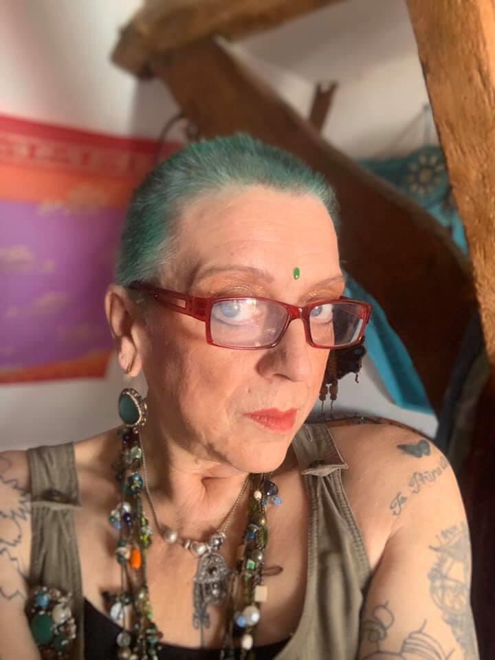 Zebra_carol's tweet photo. @Glamsticks @univinclusion @TheZebraPartner @YourMCR @WomenwhoDazzle @NorthPowerWomen @GoogleExpertUK @horizonhealthn1 @MarketAccents @FolukeMichael Ooh love this, my childhood mate who has #lungcancer
(code name Seymour ๐) is a little shakey on her feet after treatment. #Lockdown has meant I canโt visit. This is just up her street. I said Iโd get her a broomstick ๐ but a #Caturday #Glamstick is so much better ๐ซ https://t.co/eM51Ak7d1t