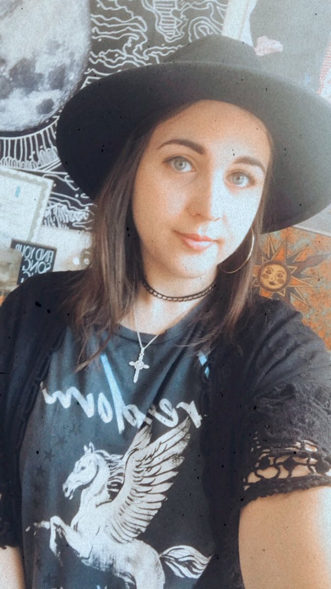 BeckyLawrenceUK's tweet photo. Ready to go LIVE! Come and join me 🤠🎶➡️https://t.co/UUT74G39ra #livestreamfestival #festival https://t.co/hL7xszKDGo