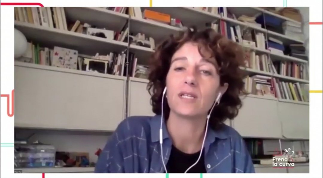 eva_dss's tweet photo. ¿Qué estaba pasando cuando se "paro" el mundo? Se pregunta  @MarinaGarces en #FestivalFLC @frenalacurva
Recordar lo q estaba pasando es reivindicar gérmenes q permitan no imaginar sino hacer crecer otros futuros posibles. https://t.co/EOZ6INaUli