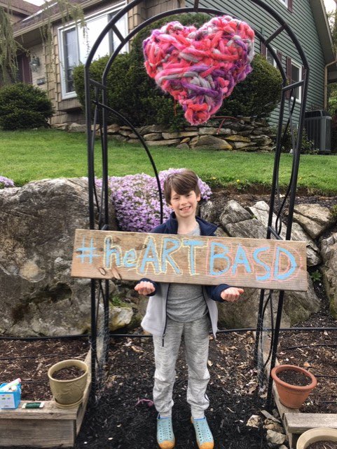 MsBlossBASDart's tweet photo. #heARTshineBASD @BethlehemAreaSD @BananaFactory @BASDSpGarden thanks for helping spread some heARTshine today! Upload your heart art here: https://t.co/dQ5pi1uPn0 https://t.co/ZkaSiTwGkP