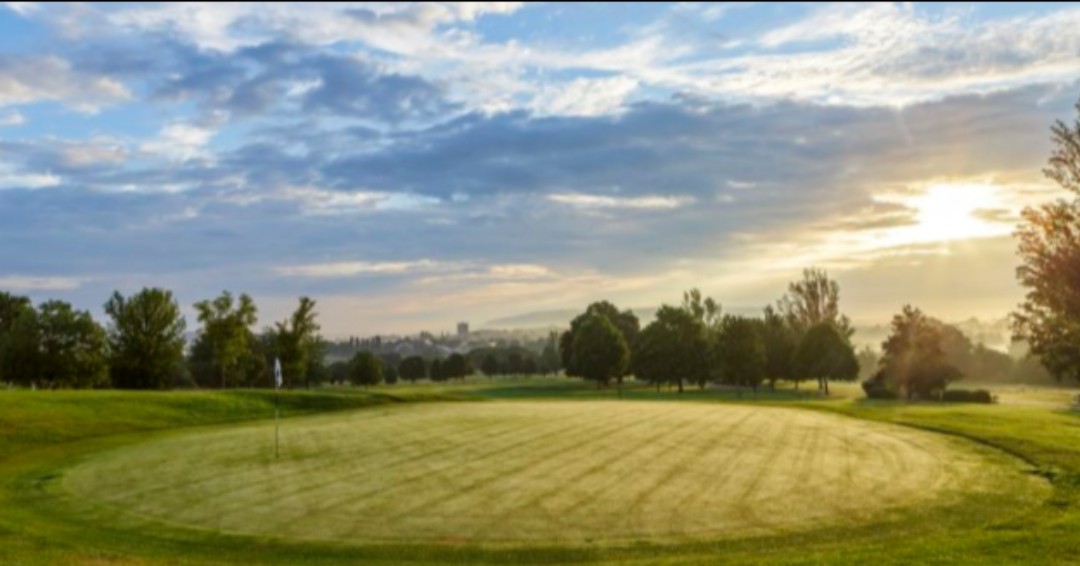 BorrowmyGarden's tweet photo. #NewListingAlert
#Tewkesbury
#Gloucestershire
Hire this medieval meadow for your outside event #AxeThrowing #Archery #MotorisedEvents #Inflatables
Set in 10 acres https://t.co/7SKXIKpP2p