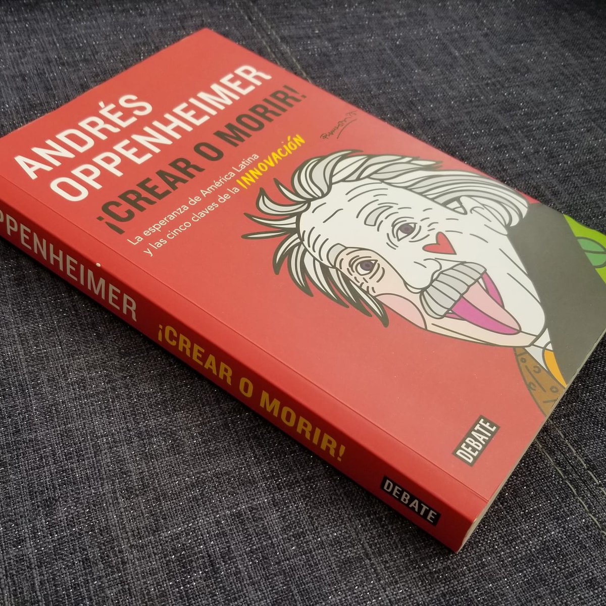 TIC_ITS's tweet photo. Como admiro el estilo periodístico de @oppenheimera para escribir sus libros https://t.co/89yvkk7aL2