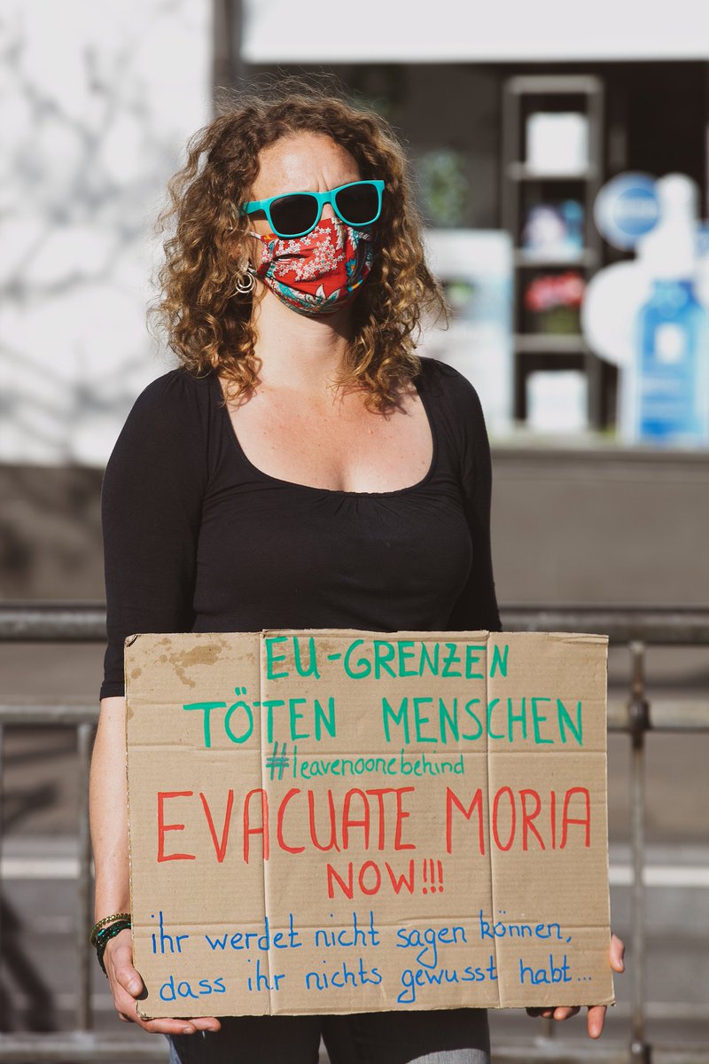 RoshanHami's tweet photo. Evacuate Moria, NOW!!
#evacuatemoria #Hamburg #hh #seebruecke #grenzen #EU https://t.co/EefA98ITmL