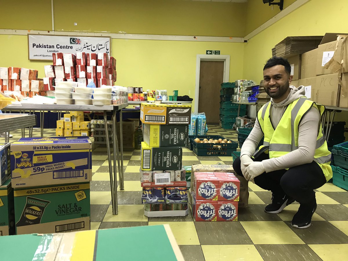 mafoodwillesden's tweet photo. Yesterday we had a very beautiful visit from Vijay from @WillesdenTemple the generosity warmed our hearts, and we are so lucky to have your support. From all of us here we’d like to thank you all. 👏🏽 https://t.co/GOn0pr9H5a