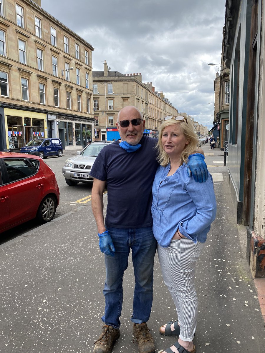 TheGannetGla's tweet photo. These two beautiful people have donated two boxes of the UK’s finest free range chickens @StBridesPoultry for our community kitchen project.
Thank you Robert &amp; AJ 🙏 .
Without a doubt food hero’s @ObsFood #COVID__19 #communitykitchen #glasgow @yp_futures @drumfoodbank https://t.co/YTDGMQ6nzg
