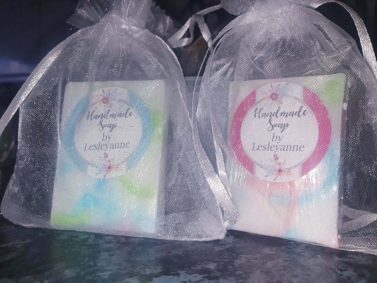 pinkpixiela's tweet photo. @leah_macrae @JudyMurray Well done mrs, good luck. This is my hame made soap &amp; hand sanatiser... want to try some? 🥰 x #newventures #lockdown #hamemade https://t.co/Ui4HlshGTo