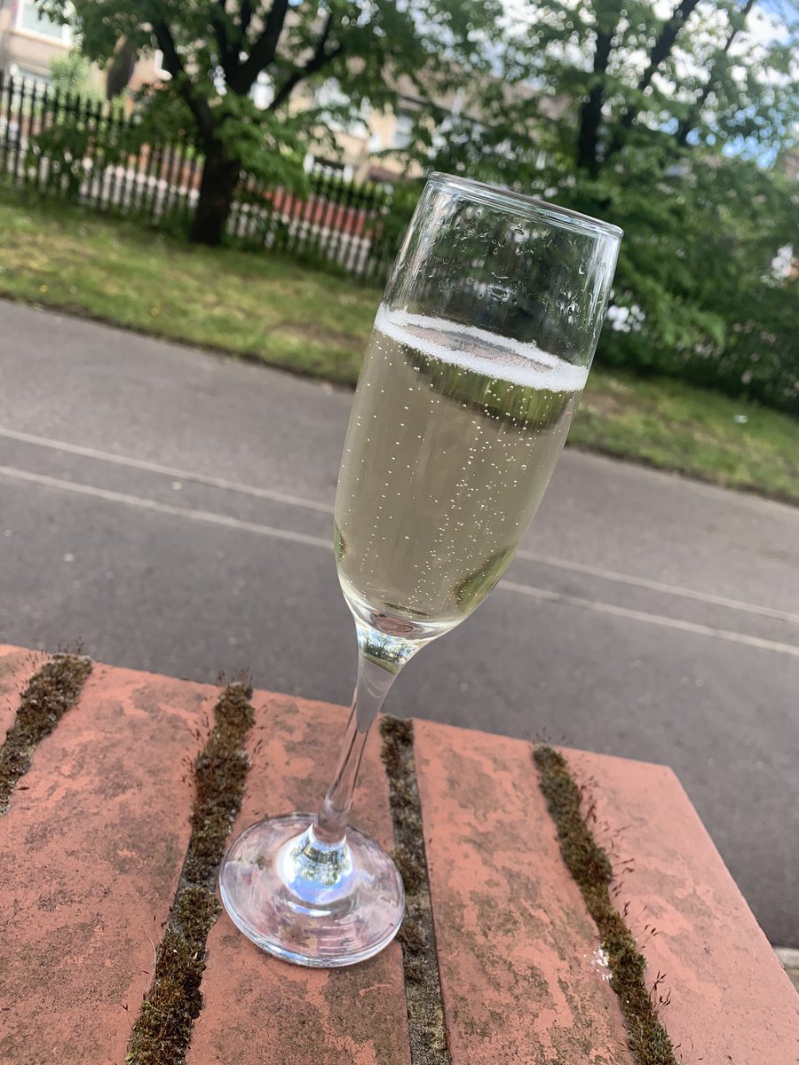 Missives0fASub's tweet image. “I’ll just finish this to free up space in the fridge door.”

#LockdownRules