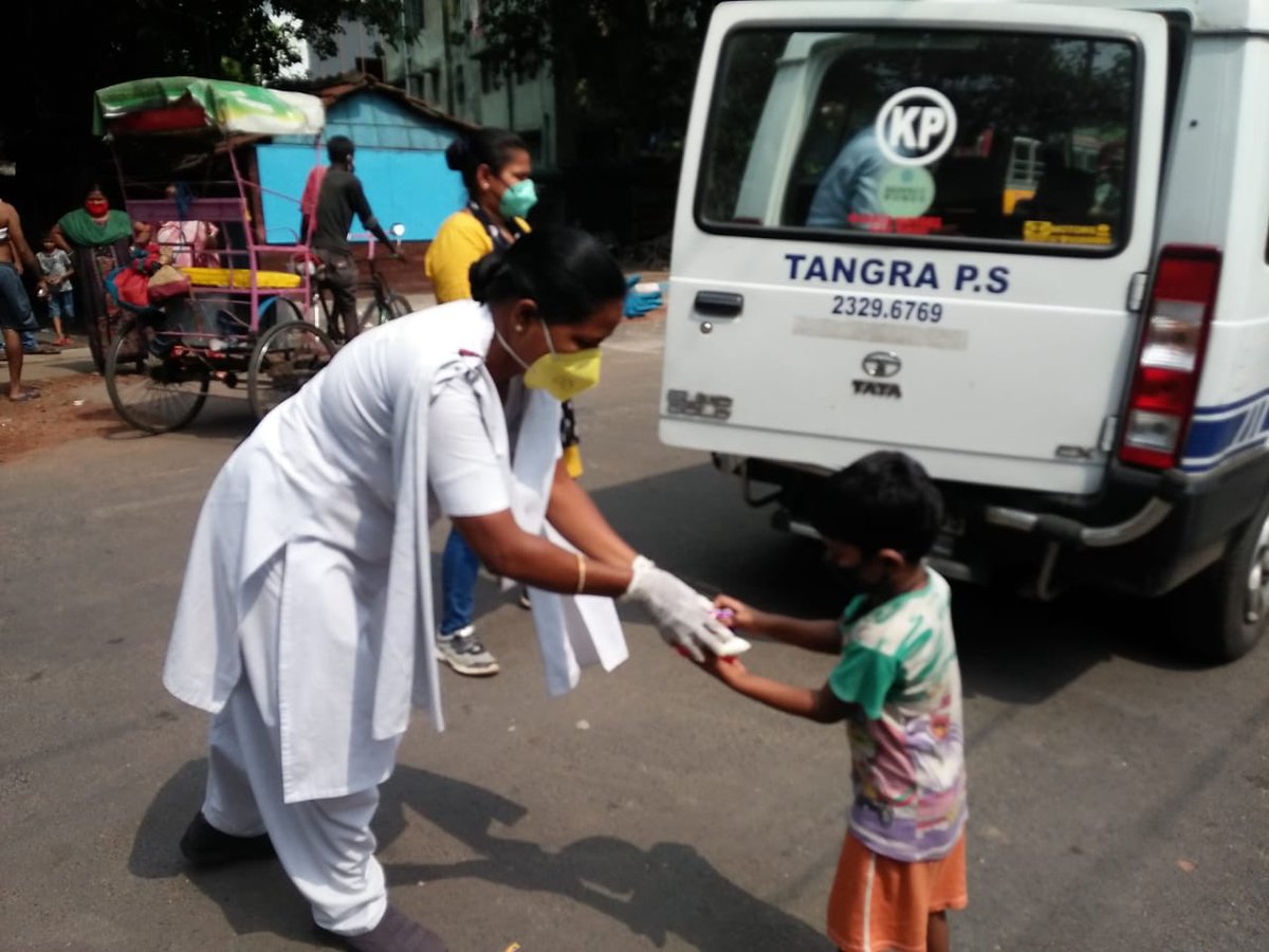 CPKolkata's tweet photo. #WeCareWeDare #Lockdown #FightAgainstCorona #StayHomeStaySafe https://t.co/ZDFJytl4Gk