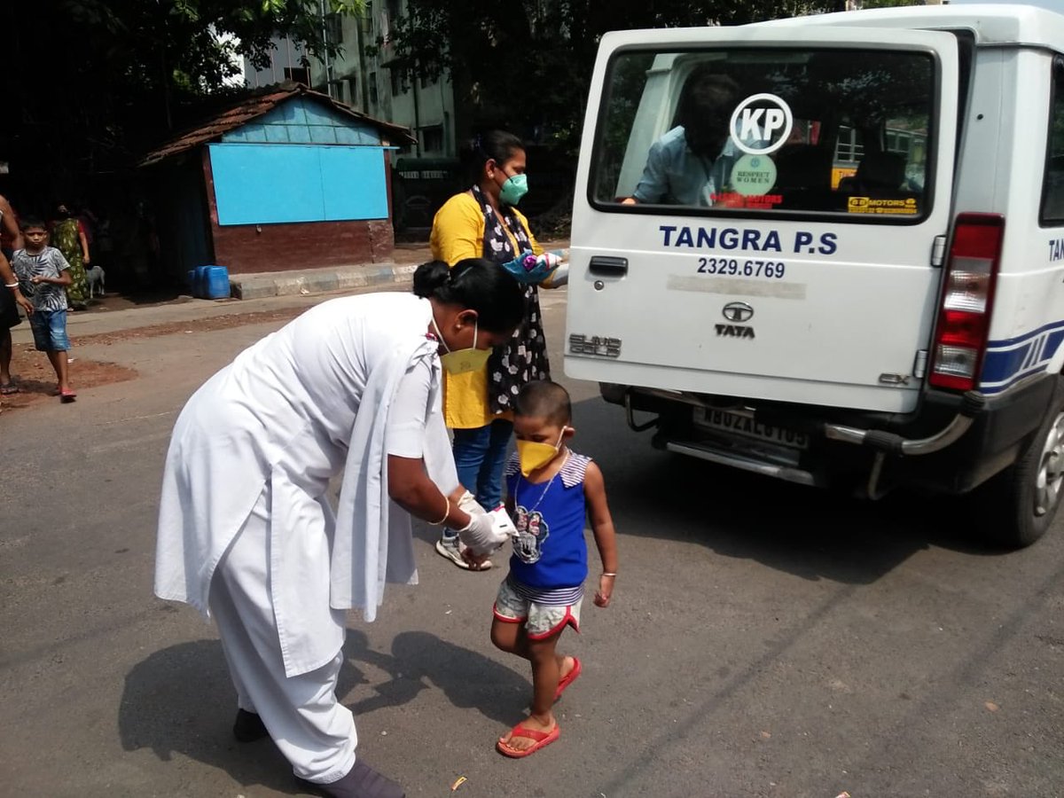 CPKolkata's tweet photo. #WeCareWeDare #Lockdown #FightAgainstCorona #StayHomeStaySafe https://t.co/ZDFJytl4Gk