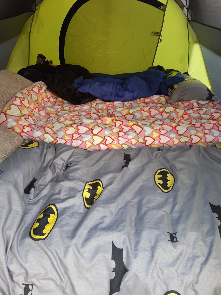 Dr_JoanneEuden's tweet image. Camping in the garden madness. #needbooze