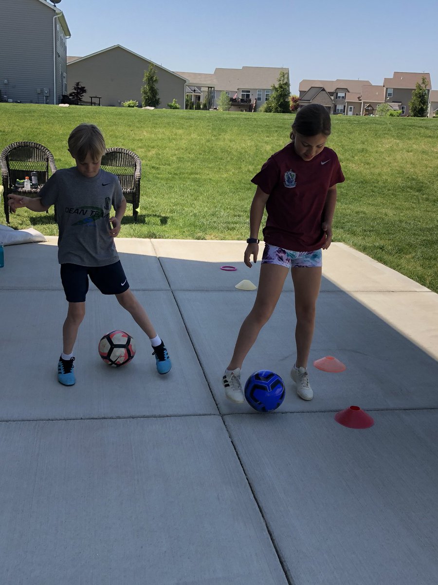 KSchellert's tweet photo. Saturdays are for ⚽️and 🌞working on those touches #SLSGhomework #SLSGtraining https://t.co/mo893DK4Vf