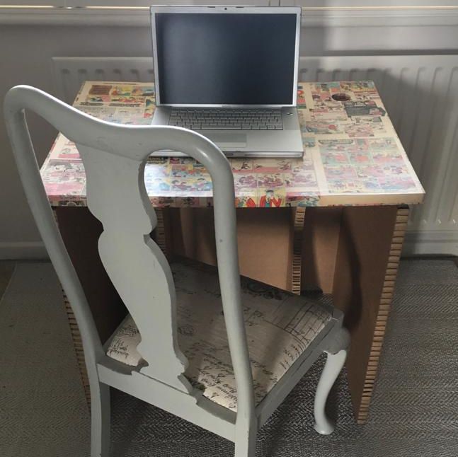 PALLITE's tweet photo. We love how one of our customers has decorated their #PopUpDesk with a classic #DennisTheMenace and Gnasher #ComicStrip... Dennis would say it was BLAM!
Show us a photo of your PALLITE pop-up desk using the hashtag #NotJustABox and we'll feature it on our social channels. https://t.co/zGCZmcPacX