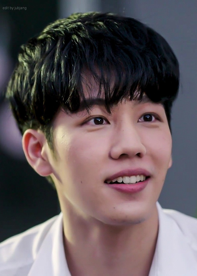 jubjang_lopburi's tweet photo. 📌📌📌แจก แจก แจก มาช้สกน่อยมัวแต่ไปนั่งร้องไห้ยุ 😭😭😭

➡️​เนื่องจาก ep นี้ไปเทรนโลกอย่างสวยงาม เราที่คลั่งรักน้องวอร์ หนักมาก ขอแจก สร้อยข้อมือ รูปตัว W มาจากชื่อย่อของ น้อง War  จำนวน 2 รางวัล

➡️​รีทวิต
���️​Follow

สุ่มผู้โชคดี วันที่ 5/5/63 

#ENOFLOVEep8 https://t.co/ghwdHEo9Yq