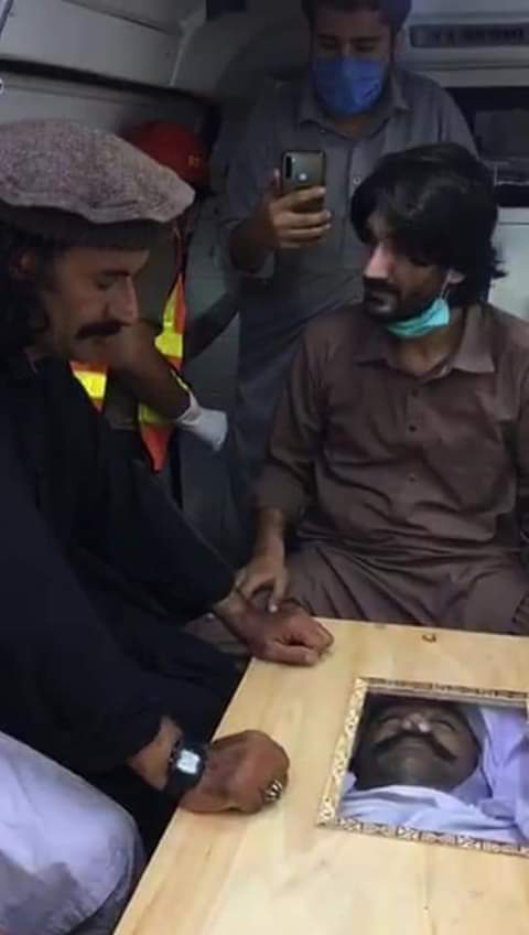 TariqPashteen3's tweet photo. جنازہ می دہ ولاڑہ تکبیرونہ آخیری دی 
زان را ورساوہ یارہ دیدانونہ آخیری دی !
عارف وزیر آفغان       😭😭 https://t.co/Yv184e8xrq