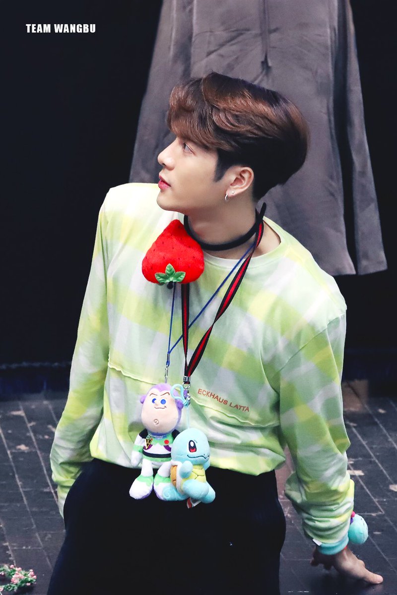 teamwangbu's tweet photo. 🍓🍓🍓

[HQ] 190601 잭슨
#잭슨 #王嘉尔 #JacksonWang #GOT7 #TEAMWANG #TEAMWANGBU @JacksonWang852 https://t.co/qBcDIj6INE