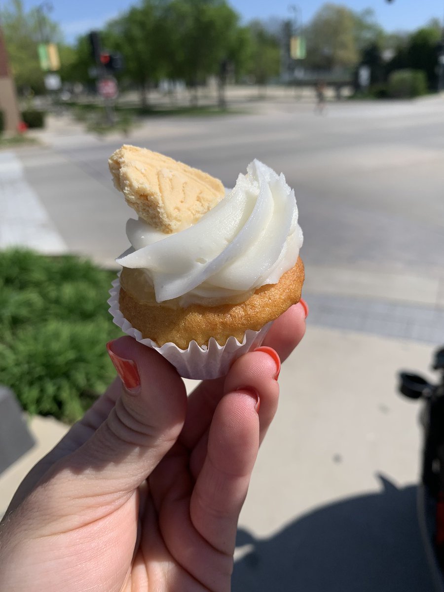 _Lauren_Morris's tweet image. 3 miles
Bubbles
Sugar Mama cupcakes! 
#PerfectWalk