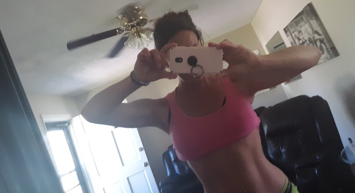 GMFB_Stephaine's tweet photo. Happy Saturday...#MoveThemAsses... 
💪🏻💪🏻💪🏻💪🏻💪🏻
#Suckitcoronavirus https://t.co/iznAQWcf0e