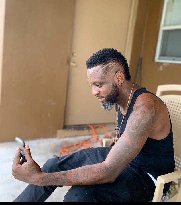 CleryTokenskov's tweet photo. M konn nou pral di gnagnagna gnagnagna gnagnagna men Izolan pa janm bezwen fe makak fe video choute sou lot moun pou monte le hit li bese e se misye ki révolutionner rap kreyol la
Si jodia neg pran rap pou business pou fe degouden se gras ak Izo!!!!!🙌🏾🙌🏾🙌🏾🙌🏾 https://t.co/QX3qniLsb4