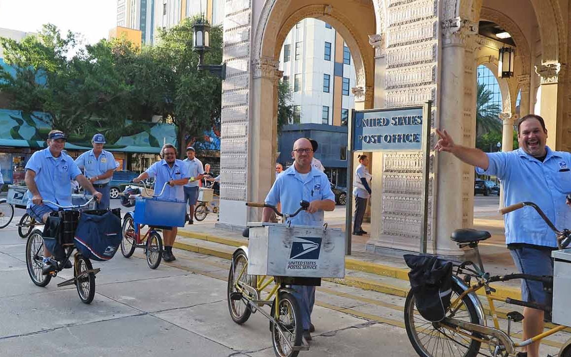 AnthonyClose's tweet photo. I donβt know about you but I LOVE the fact that mail is still delivered by bike π² to some parts of downtown #StPete.
@USPS employees are essential workers and they deserve our appreciation and support! βοΈ#KeepStPeteShining https://t.co/FHFpu8mn9X