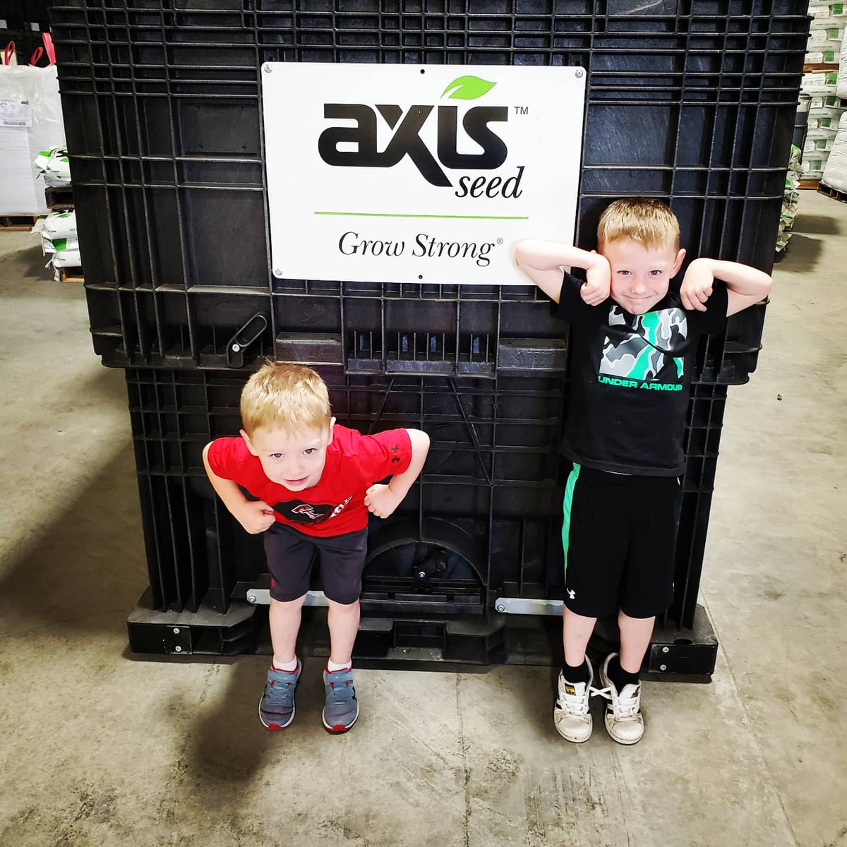 wetzelke83's tweet photo. Working with Dad (@txgrainfarmer) at the seed warehouse... #familyfarming #growstrong #axisseed https://t.co/qXGpXmWYWq