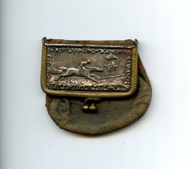KyHistSoc's tweet photo. Did you know that African American jockeys won 15 of the first 28 Kentucky Derbies? This coin purse belonged to African American jockey Billy Walker, who rode Derby winner Baden Baden in 1877. For more, see:
https://t.co/v0fDA8D8JF

#DerbyAtHome #KentuckyDerby #history #NotDerby https://t.co/0aU2l808MT