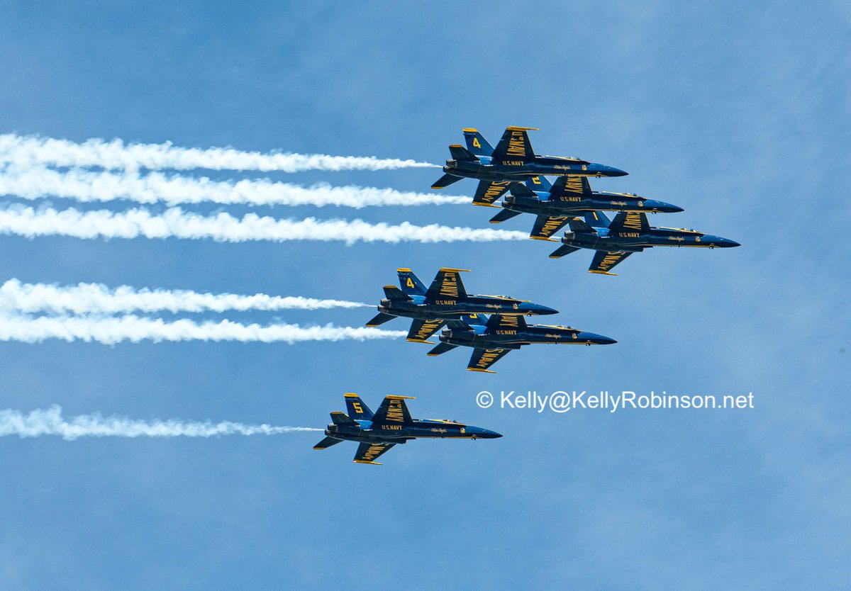 koset's tweet photo. @BlueAngels @AFThunderbirds @KM4ZSC https://t.co/y2vvZBgVIw