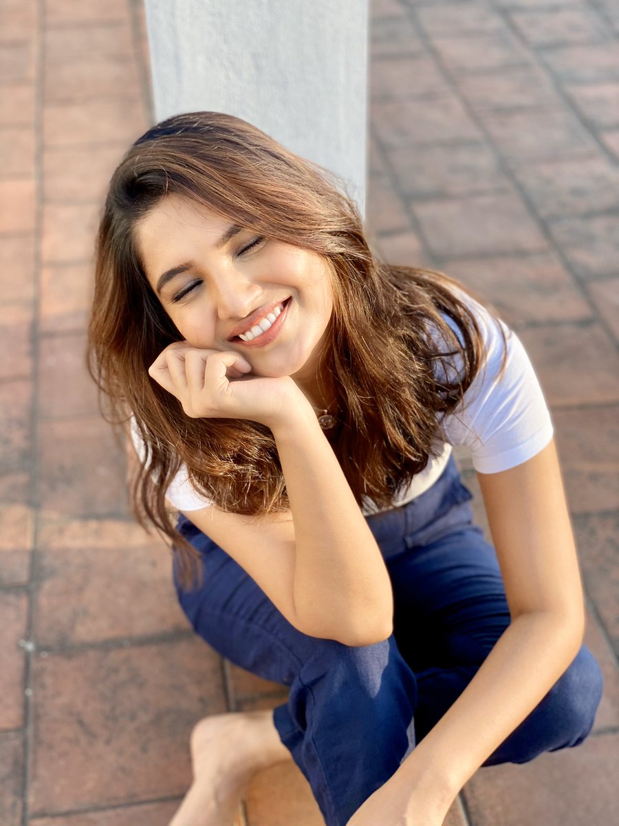 vanibhojanoffl's tweet image. ❤️#stayhome