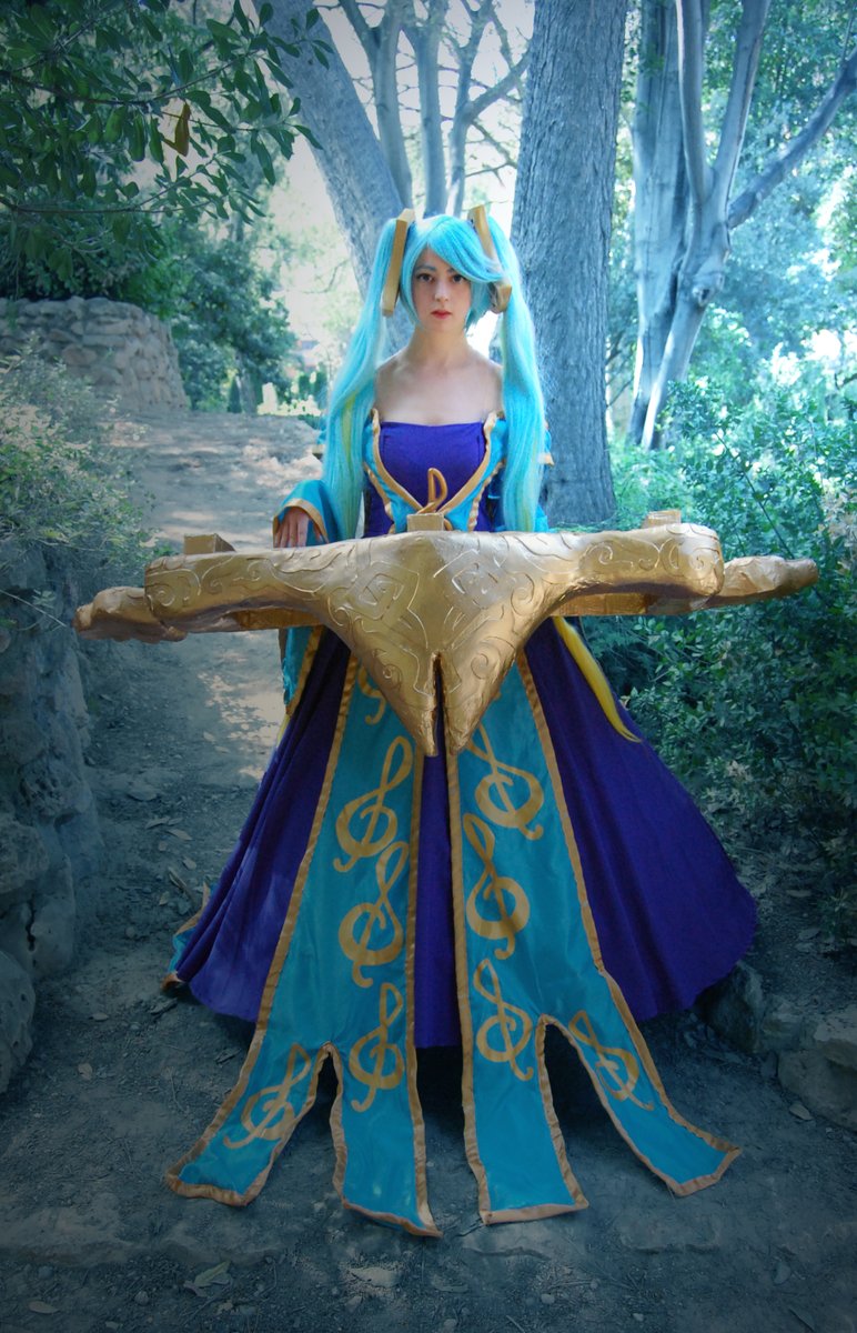 SinsiaBuvelle's tweet photo. 🌸🐰Thread of my Cosplays🐰🌸

"Only you can hear me, Summoner. What masterpiece shall we play today?"

Character: Sona Buvelle
Videogame: League of Legends https://t.co/hyTHk0V3KS