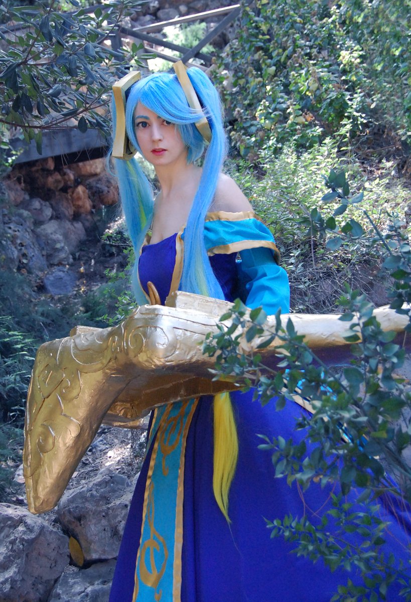SinsiaBuvelle's tweet photo. 🌸🐰Thread of my Cosplays🐰🌸

"Only you can hear me, Summoner. What masterpiece shall we play today?"

Character: Sona Buvelle
Videogame: League of Legends https://t.co/hyTHk0V3KS